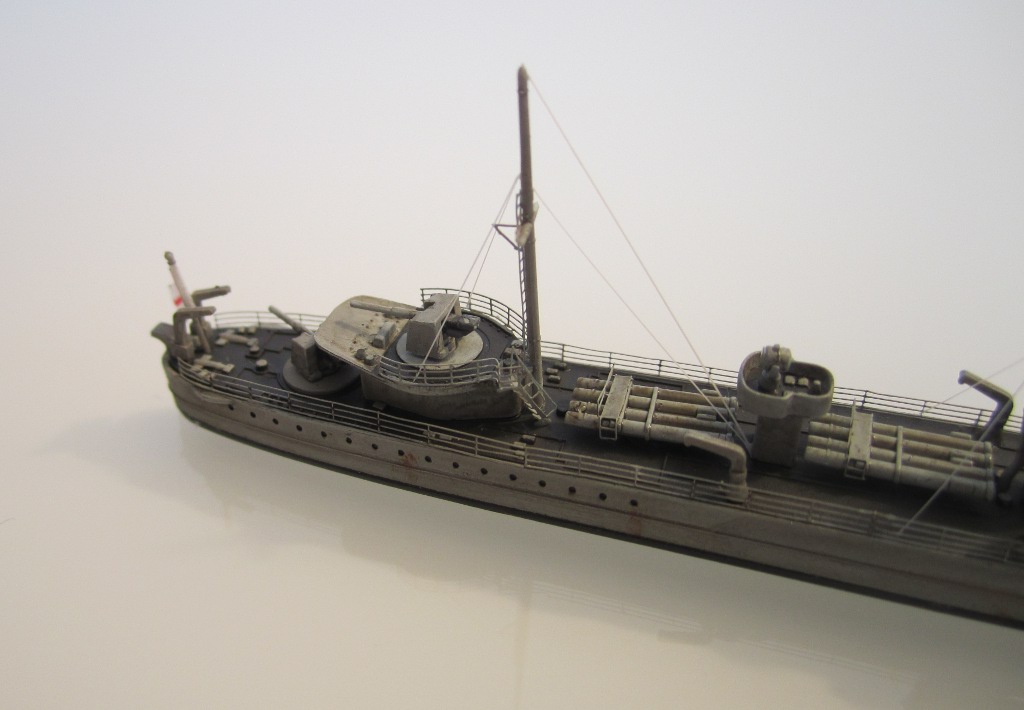 HMS Eclipse 1/700 Tamiya par Nesquik TypeE9